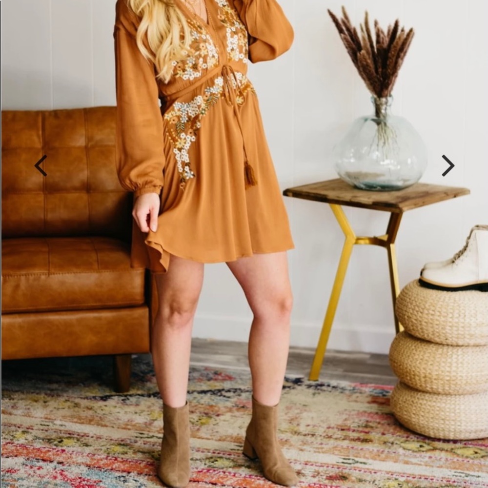 SOLD Bohemian floral dress - Picture 7 of 8